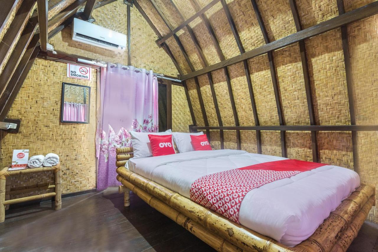 Oyo 1837 Telone Bungalow Palebah Экстерьер фото