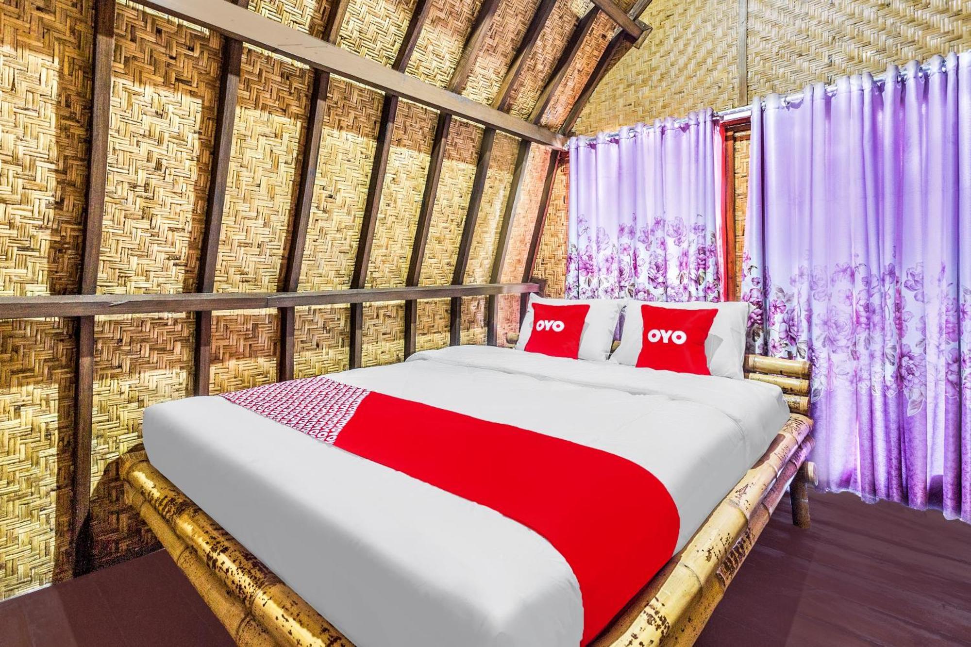 Oyo 1837 Telone Bungalow Palebah Экстерьер фото