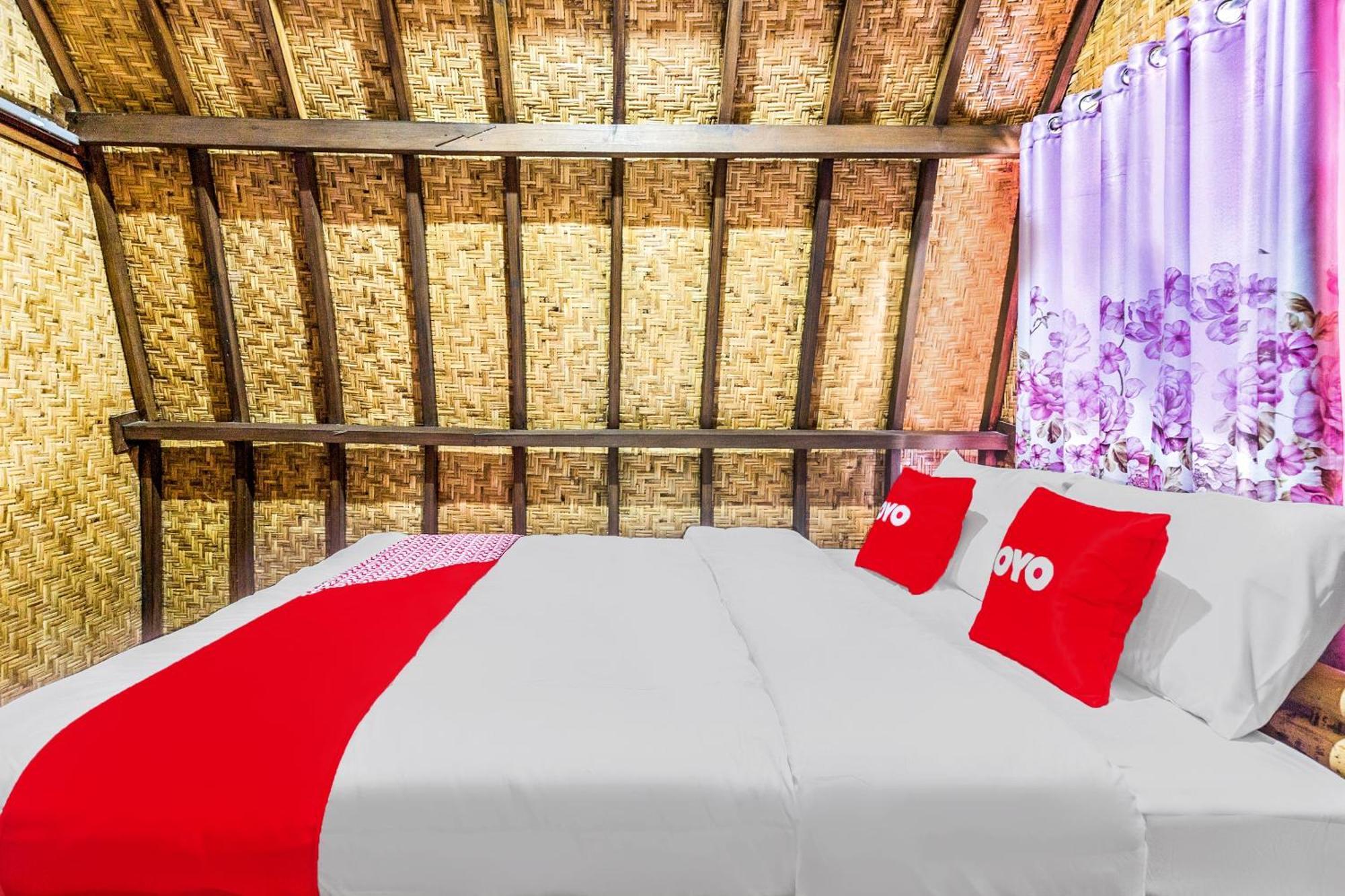 Oyo 1837 Telone Bungalow Palebah Экстерьер фото