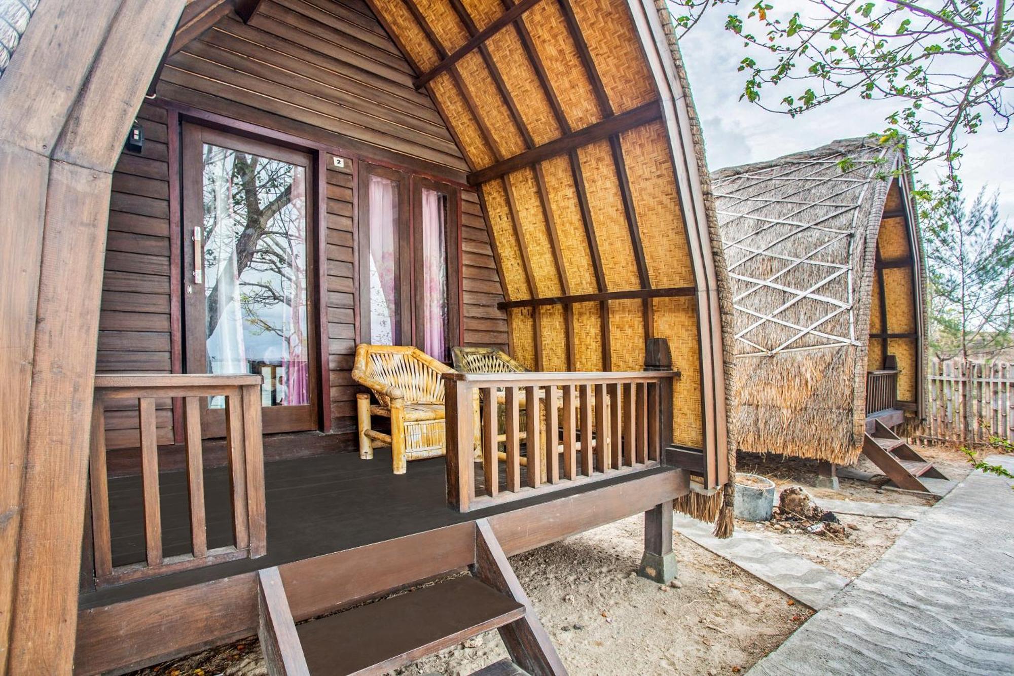 Oyo 1837 Telone Bungalow Palebah Экстерьер фото